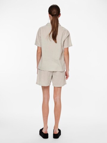 regular Pantaloni 'Sally' di PIECES in verde