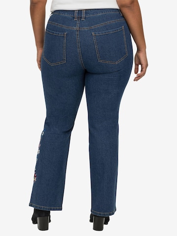 sheego by Joe Browns Bootcut Jeans in Blau