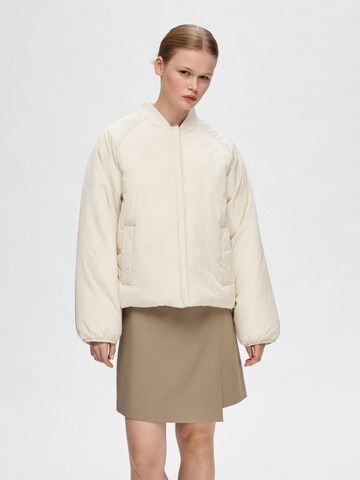 SELECTED FEMME Winter Jacket in Beige: front