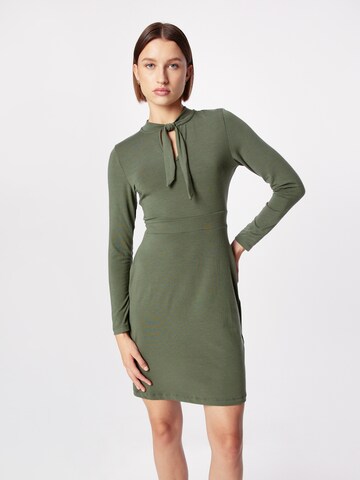 Robe 'Lisann' ABOUT YOU en vert : devant