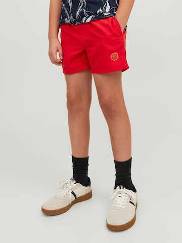 Jack & Jones Junior Badeshorts 'FIJI' i rød: forside