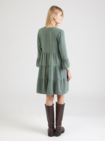 Rochie 'VIJOSA' de la VILA pe verde