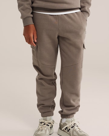 WE Fashion - Tapered Pantalón en marrón: frente