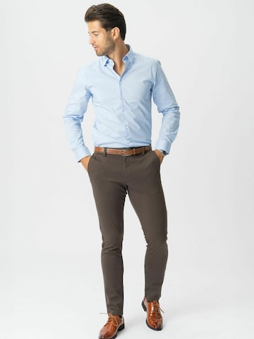 Coupe regular Chemise ' The Original ' TEESHOPPEN en bleu