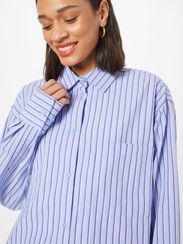 WEEKDAY Bluse in Lila