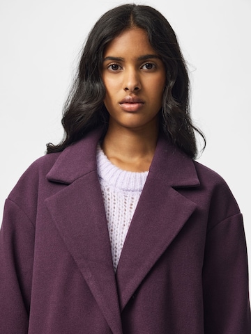 PIECES Between-seasons coat in Purple