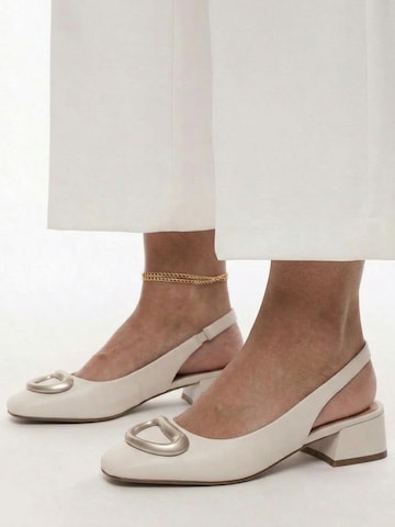 Maciejka Slingpumps in Beige