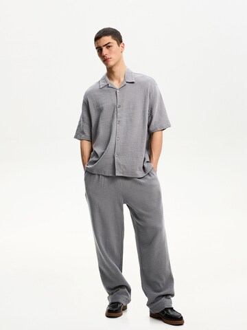 Fit confort Chemise Bershka en gris