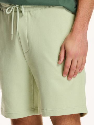 Shiwi Regular Shorts 'Steve' in Grün