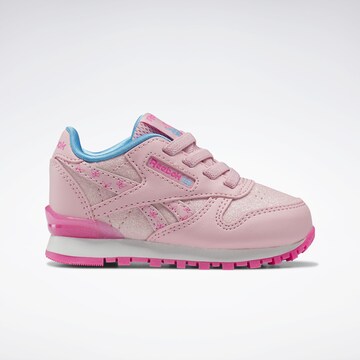 Sneaker de la Reebok pe roz