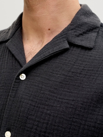 JJ Rebel Regular Fit Paita 'JREBJASON PATRICK' värissä musta