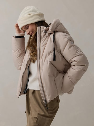 MANISA Between-season jacket in Beige