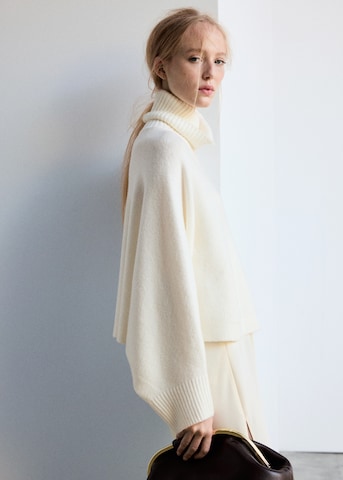 Pullover 'AMISA' di MANGO in bianco