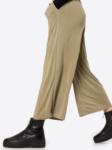 Urban Classics Wide leg Pants in Green