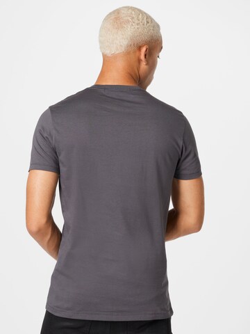 Coupe regular T-Shirt Calvin Klein Jeans en gris