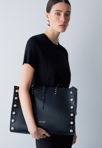 Liu JoTorba za na rame - crna boja