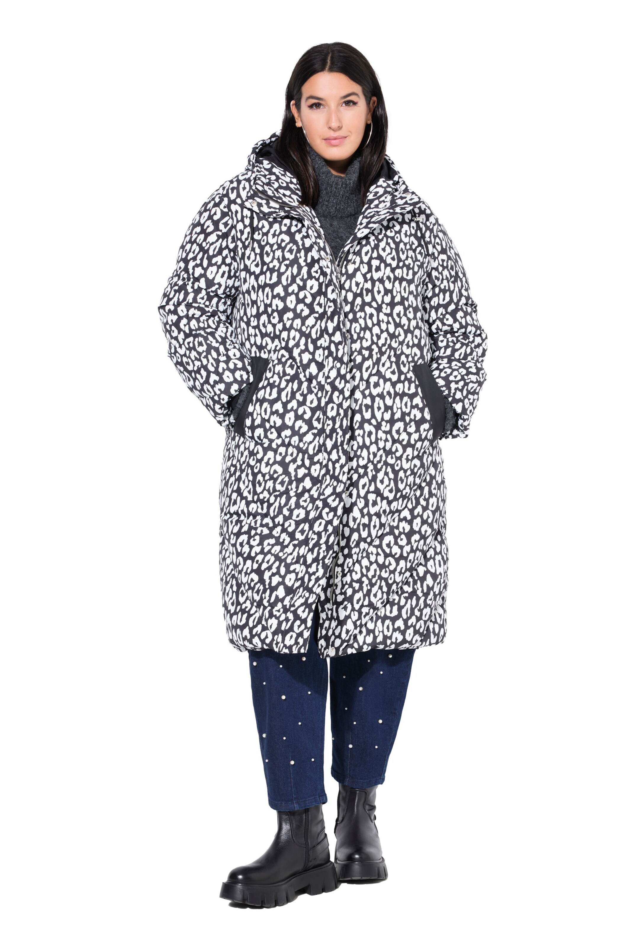 Studio Untold Winter Coat in Blue: front