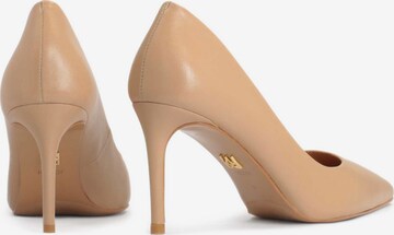 Kazar Pumps in Brown