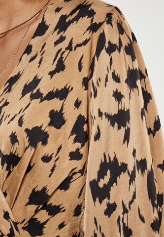 faina Kleid in Beige