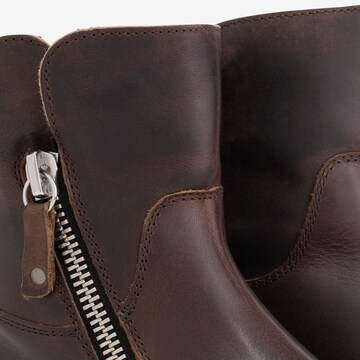 Travelin Ankle Boots in Brown