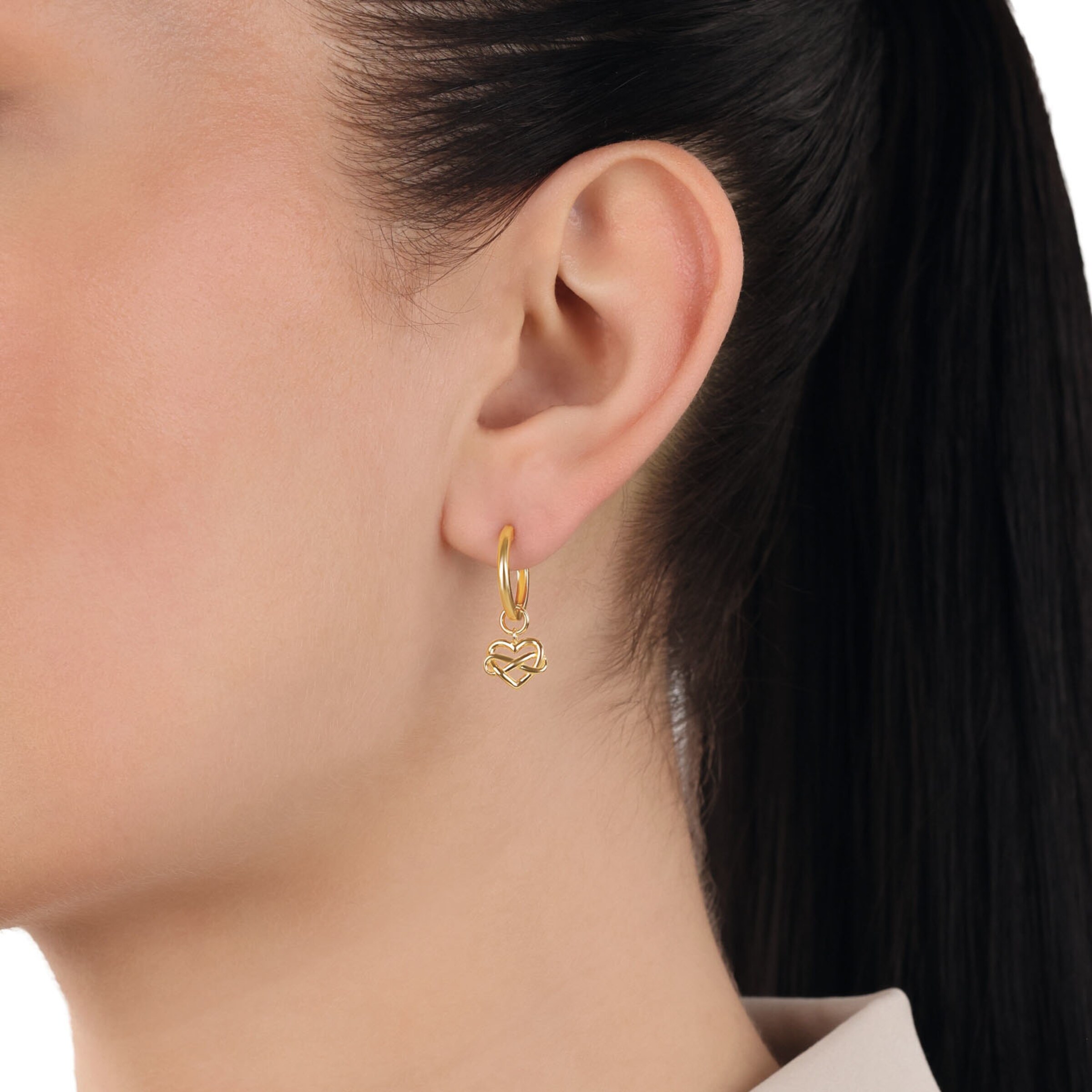 AMOR Pendant in Gold: front