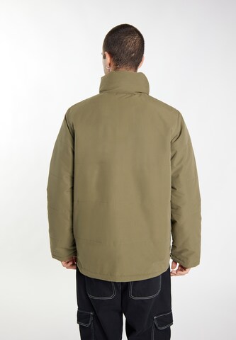 TUFFSKULL Between-season jacket in Green