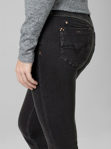 TIMEZONE Slimfit Jeans 'Marah' in Zwart