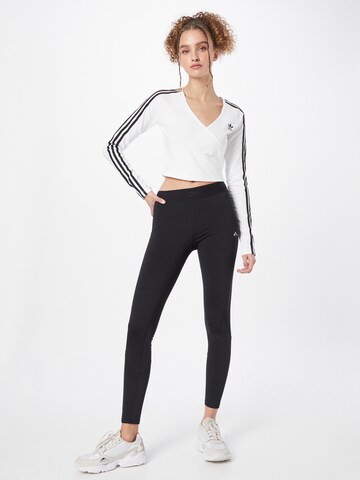 ADIDAS ORIGINALS Тениска в бяло