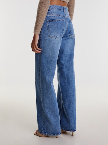 EDITED Loosefit Jeans 'Avery' in Blau