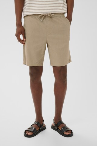 Matinique Regular Hose 'Barton' in Beige: Vorderseite