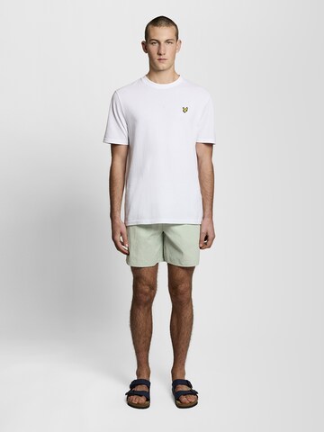 Lyle & Scott Loosefit Badeshorts in Grün: Vorderseite