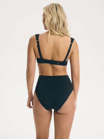 ESOTIQ Bikinihose 'GIA'‌‌‌‌‌ in Schwarz