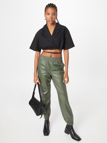 Effilé Pantalon 'WHYTE PANTS' RAIINE en vert