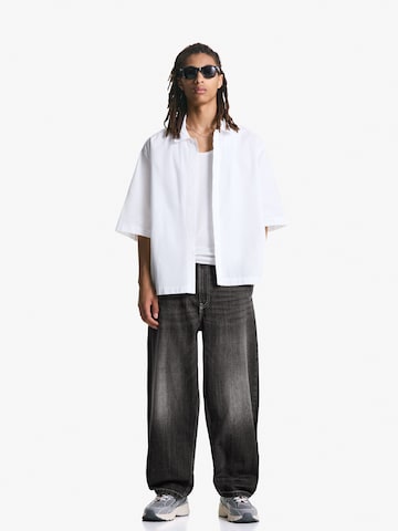 Bershka Baggy Jeans in Zwart: voorkant