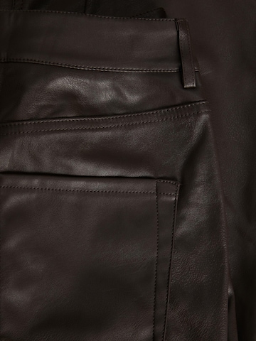 Coupe slim Pantalon 'Berlin' JJXX en marron