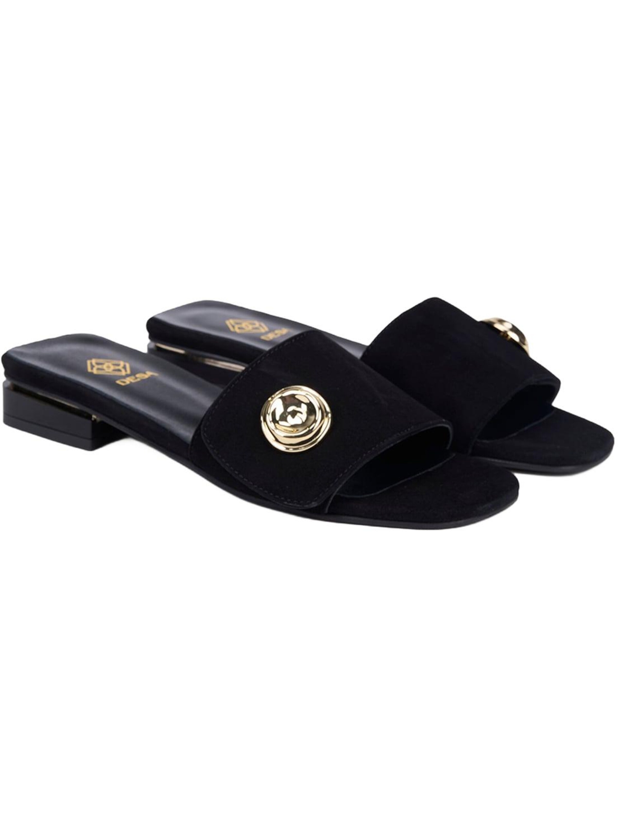 Desa Mule in Black