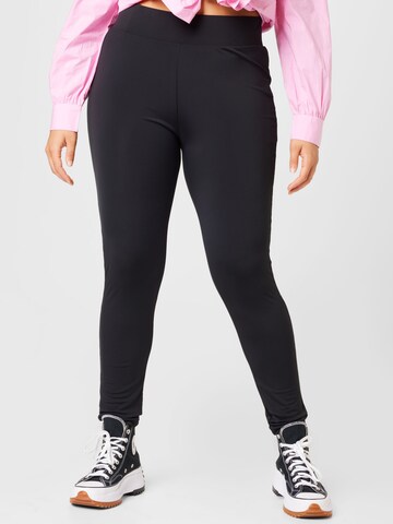 Urban Classics Skinny Leggings in Black: front