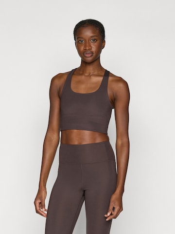 Girlfriend Collective - Bustier Sujetador deportivo 'Paloma' en marrón: frente