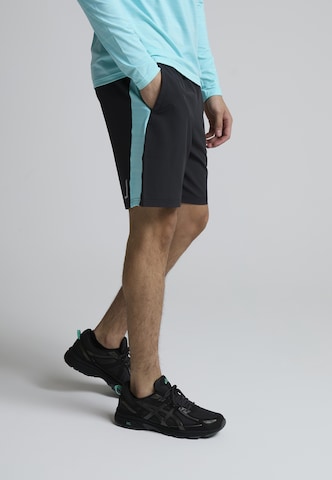 MONTERRAIN Regular Sportshorts 'Lyder 3.0' in Schwarz