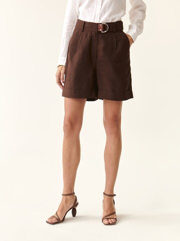 TATUUM Loose fit Pleat-front trousers 'Kosoko' in Brown: front