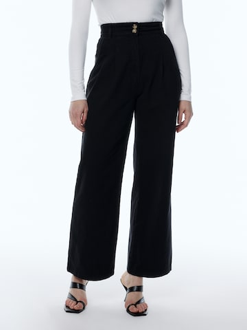 EDITED Wide leg Pleated Jeans 'Ellis' in Black: front