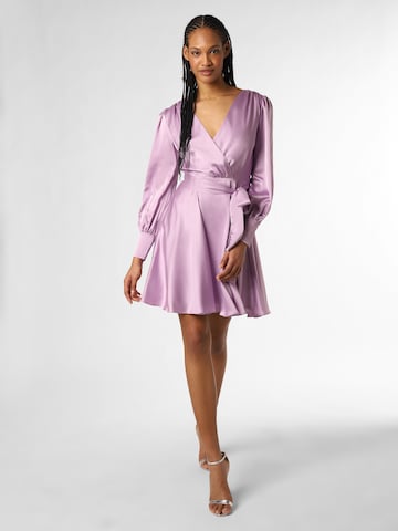 Robe de cocktail Marie Lund en violet : devant