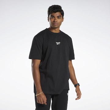 Tricou de la Reebok pe negru: față