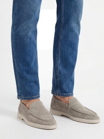 Chaussure basse 'Adore Classic Loafer' Dutch'D en gris