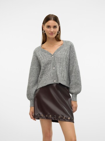 Cardigan 'VMMEILANI' VERO MODA en gris : devant