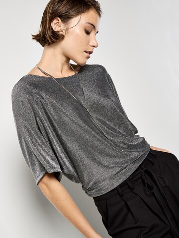 Apricot V Back Sparkle Top ' ' in Silber: Vorderseite