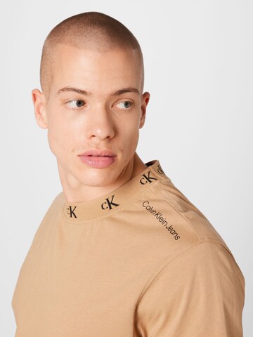 Calvin Klein Jeans T-Shirt in Beige