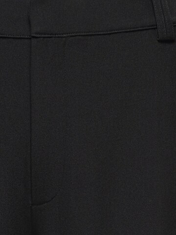ONLY Carmakoma - regular Pantalón plisado en negro