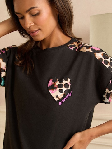 Pigiama di love & roses in marrone