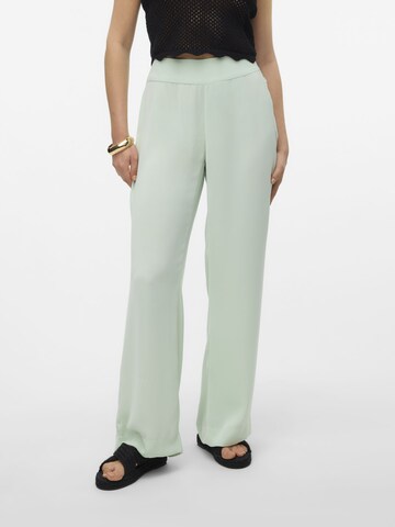 Wide Leg Pantalon à plis 'GISELLE' VERO MODA en vert : devant